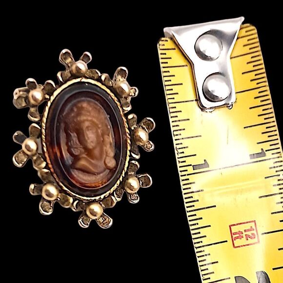 Root Beer Amber Glass Cameo Brooch Pin Antique Gold Tone MINI Carved Victorian - Picture 2 of 15